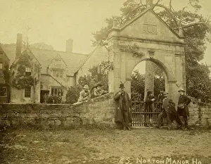 Backgroundthe: A group of men standing in front of the stone