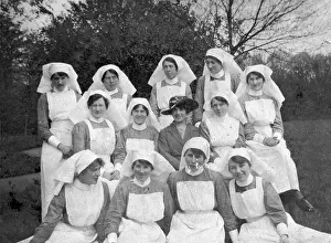 Brimmed: Group of nurses in the garden of a WW1 hospital