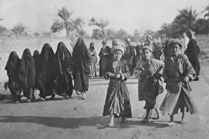 Stroll: Group of people near Baghdad, 1930