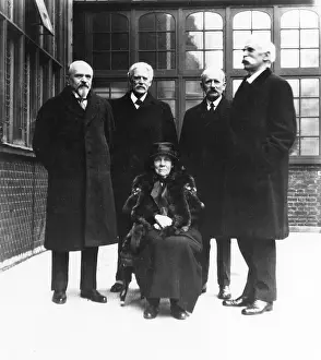 Psychical: Group photo of five SPR Presidents