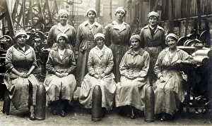 Lucinda Moore: Group photograph of munitionettes, WW1