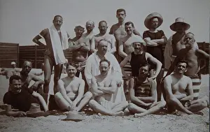 Friuli: Group portrait of the sandy beach