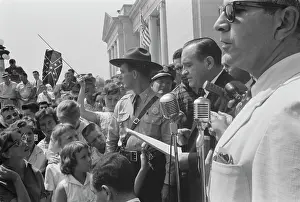 Announcement: A group of protestors in Washington D.C. in 1959