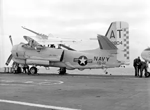 Tracker: Grumman S-2E Tracker 152804