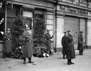 Pork: Guard of honor for the murdered Hitlerjunge