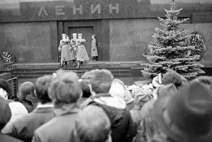 Forming: Guard of honour at Lenin's Mausoleum, 1986