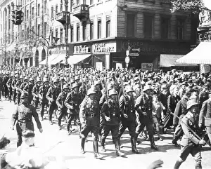 Conscription: Guard unit of the German Luftwaffe in the street