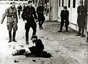 Lodz: Guards beating up a Jewish man - Lodz