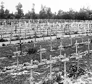 Festubert: The Guards Cemetery, Windy Corner, Festubert - WW1