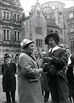 Channels: Guide in historical costume, Heidelberg Castle, Germany