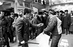 Detaining: GUM, 1992