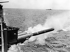 Filmstill: Gunnery exercises of a German war ship
