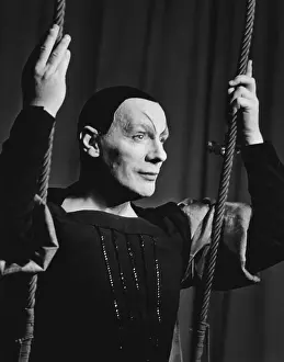 Kopfbedeckung: Gustaf Grundgens as Mephisto in Faust II