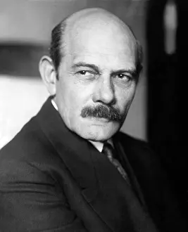 Gutzon: Gutzon Borglum, scupltor (designed Mount ?