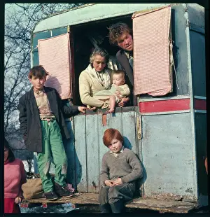 Romany: GYPSY FAMILY - SURREY