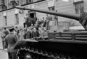 Inspection: H. Boumediene visits the USSR