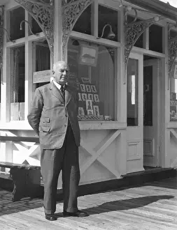 Silhouettist: H. L. Oakley at Llandudno
