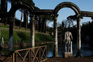 Adriana: Hadrian's Villa. The Canopus. Statue. 2nd century. Italy