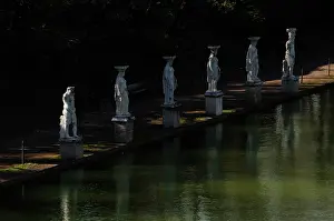 Adriana: Hadrian's Villa. The Canopus. Statues. 2nd century. Italy