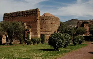 Lazio: Hadrian's Villa. Pecile and Hall of Philosophers. 2nd centur