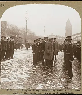 Zeebrugge: HAIG INSPECTS SAILORS