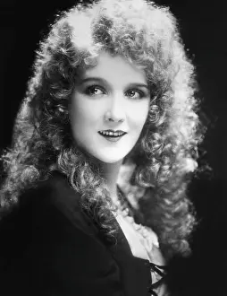 Curls: Hairstyle, 1925-1929