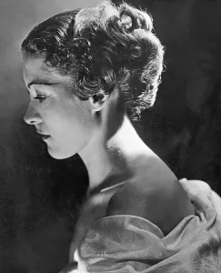 Topless: Hairstyle, 1930s