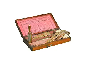 Remedies: Hale's Electric Chain Battery, box and instructions