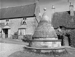 Hallaton: HALLATON MARKET CROSS