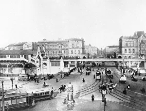 Streetcar: The Hallesches Tor with the Hochbahn-Bahnhof, ca. 1900