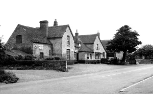 Hallow: Hallow, the Crown Inn c1955