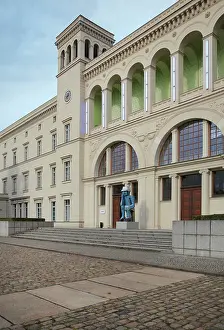 Neuhaus: Hamburger Bahnhof, now the Museum for the Present