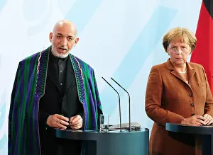 Karzai: Hamid Karzai & Angela Merkel
