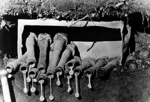 Grenades: Hand grenades in a trench, 1943