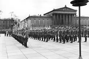 Koenigsplatz: Hand-over of the new flags on Koenigsplatz (King`s Squar