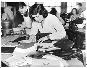 Gluing: Handbag Manufacture