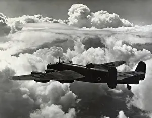 Weaponmilitary: Handley Page HP-57 Halifax