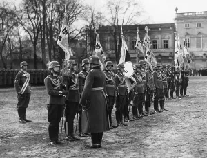 Doeberitz: Handover of flags and banners to the military units in P