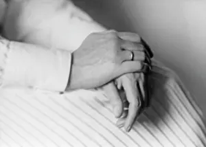 Slender: Hands of a woman