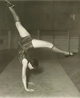Handstand: Handstand split
