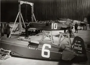 Hangars: Hangar
