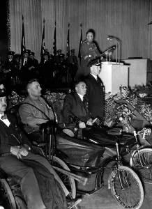 Wheelchair: Hanns Oberlindober at a session of the NSKOV, Nuremberg in