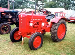 Tractor: Hanomag R16 tractor