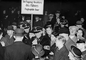 Baur: Hans Baur and his crew at a fundraising, 1937