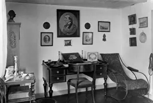 1805: Hans-Christian Andersen