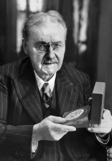 Rhodium: Hans Dominik, 1937