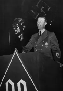 Orsay: Hans Fritzsche, 1943