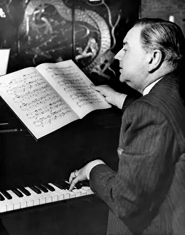 Leibelt: Hans Leibelt at the piano, 1941