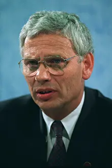 Broek: Hans Van Den Broek