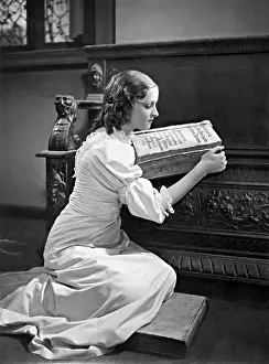 Hansi: Hansi Knoteck in The Saint and her fool, 1935